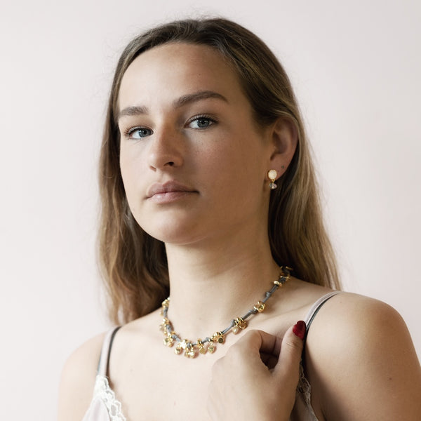 Otazu Classic White Earpins