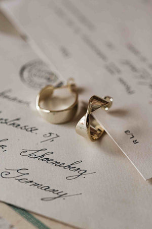 O'Milo Twisted gold hoops, Bruna