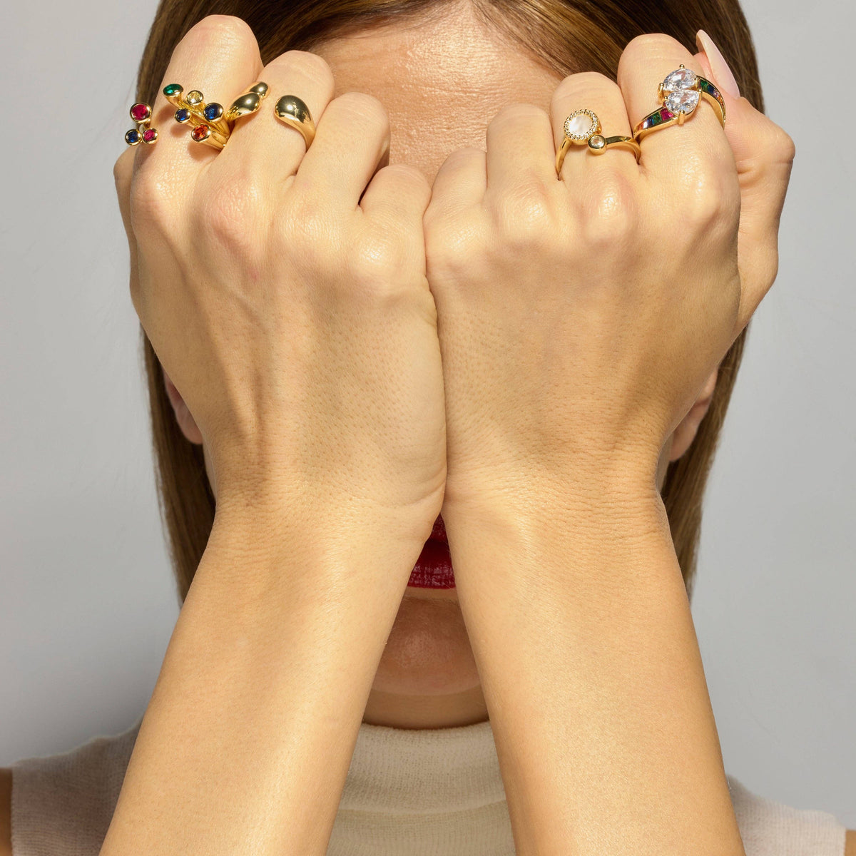 LuxbyLux Yaran white mother-of-pearl ring with refined 18K yellow gold detailing for elegant jewellery styling