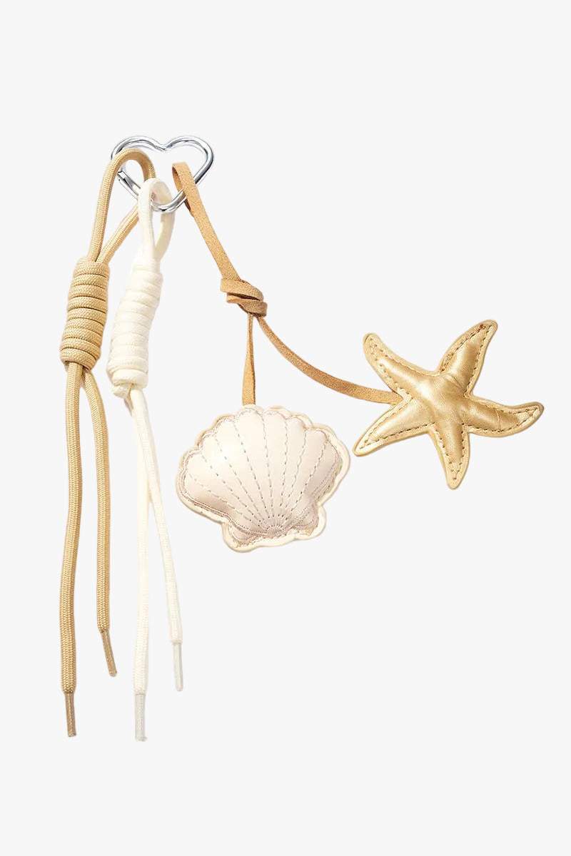 Shell keychain bag charm with an elegant seashell design for stylish coastal-inspired everyday accessories