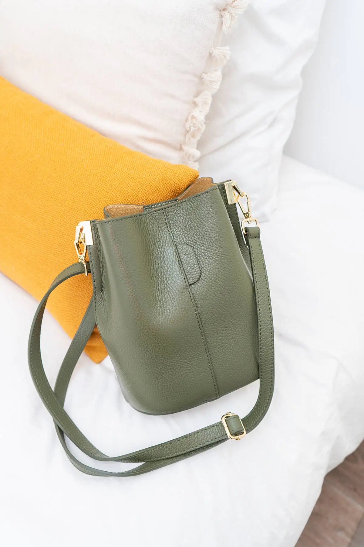 Stylish khaki everyday tote bag with a refined silhouette for convenient and effortless carrying
