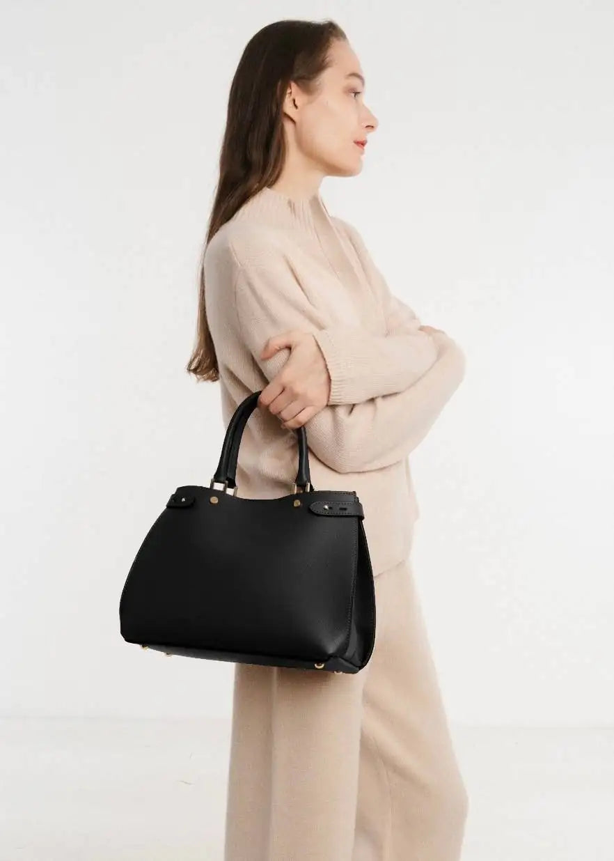 a10907-ad.myshopify.com Timeless Italian Elegance Handbag