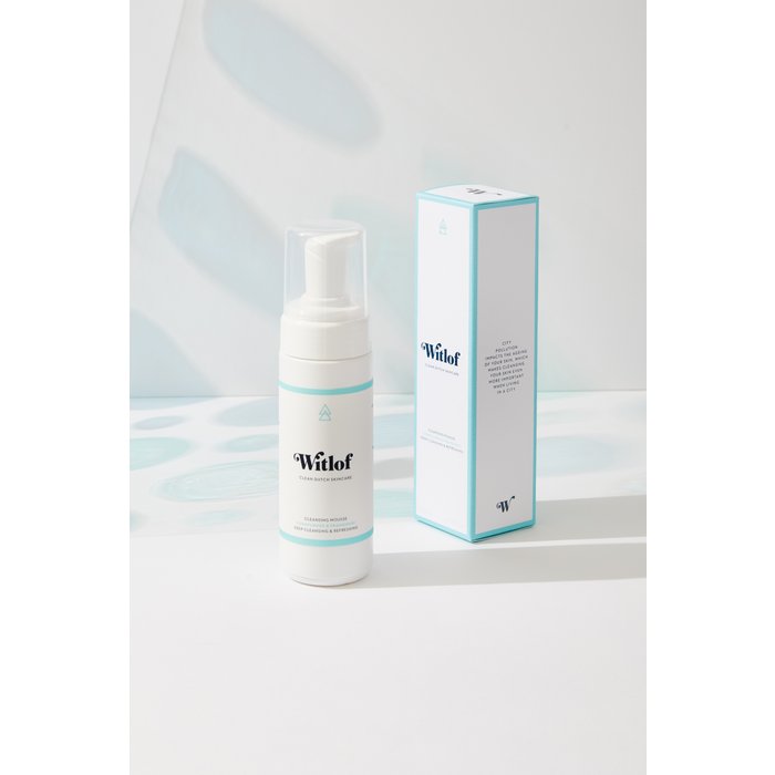 Facial moisturising oil enriched with natural vitamin E and restorative oils for soft and nourished skin