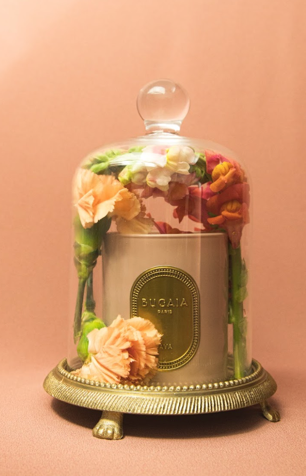 Warm and relaxing home scented candle with a luxurious fragrance for a cosy and inviting atmosphere