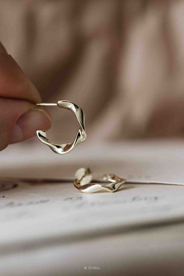 O'Milo Twisted gold hoops, Bruna