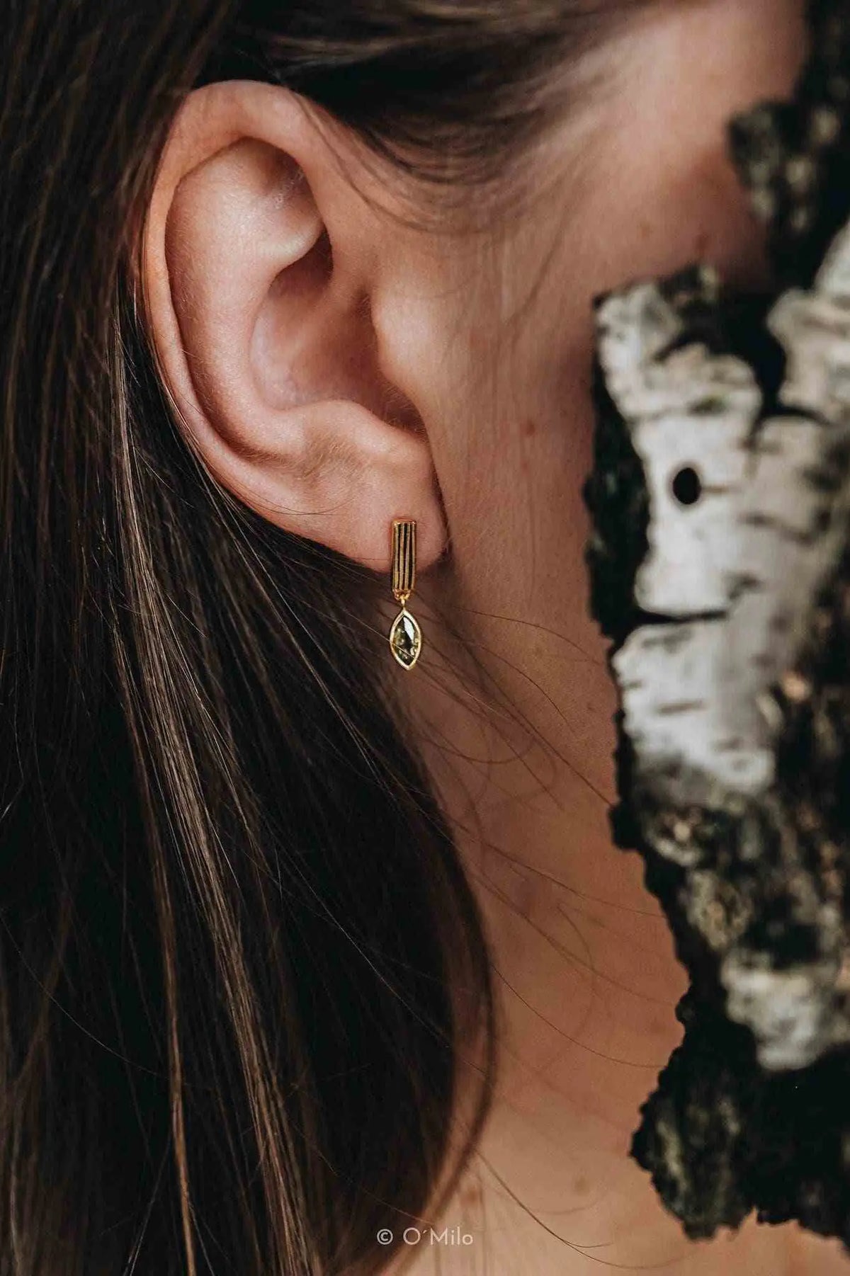 LEAF Ribbed Bar Peridot Drops. – alternate product view 4