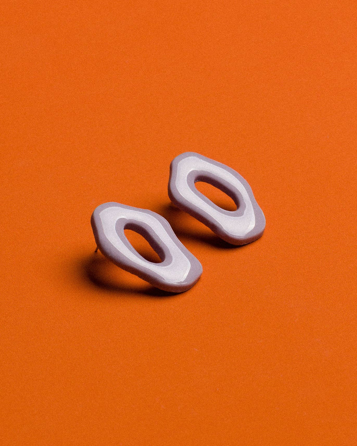 Lightweight lavender Ovale earrings crafted from polymer clay for comfortable and stylish everyday wear
