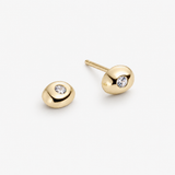 Luce stud earrings made from 925 sterling silver with an elegant 18K gold-plated finish
