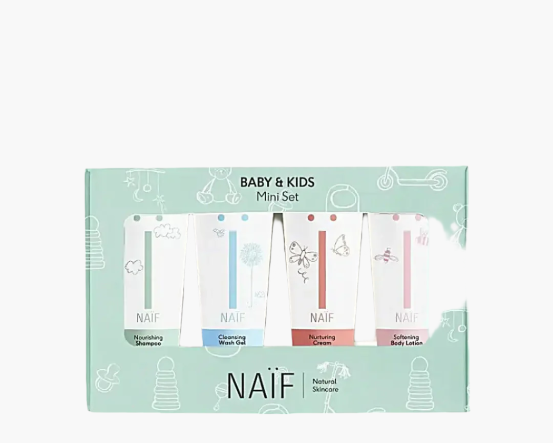 Naïf Mini Bathing Set with 4 travel-size products, ideal for maternity gift
