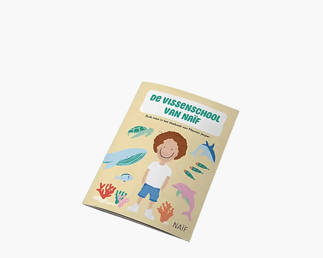 Naïf Summer activity book with playful illustrations on cover.