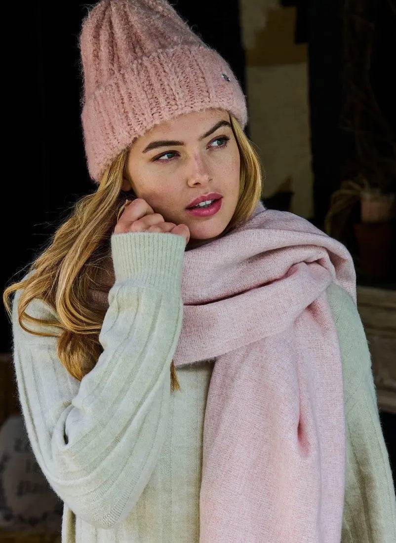 Liet & Joliet Scarf Juuls in light pink, 100% polyester, size 180 cm x 62 cm.