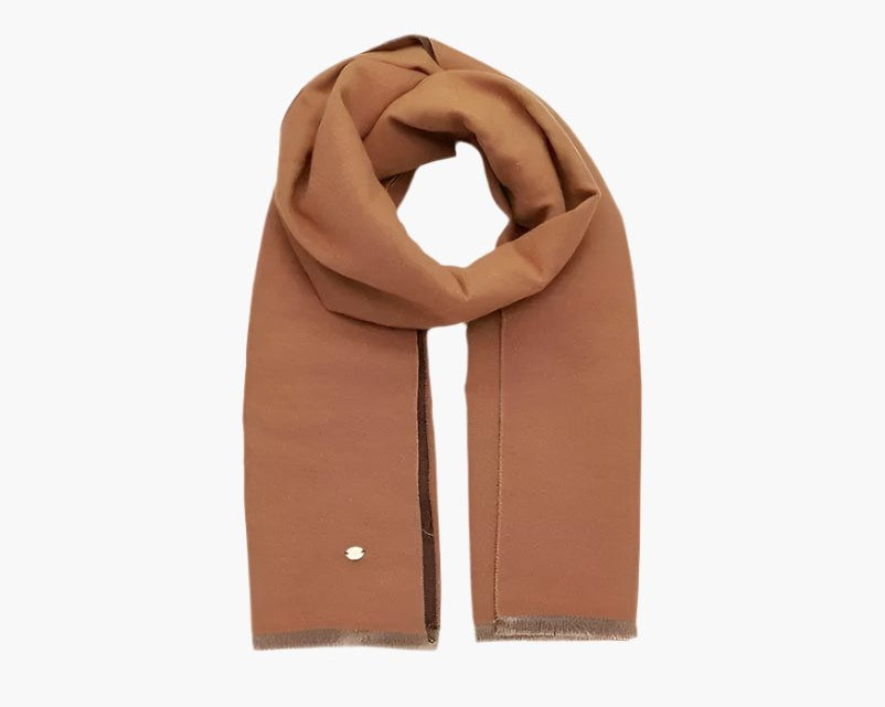 Liet & Joliet Scarf Spencer, 70% polyester, 30% viscose, L 180 cm, W 65 cm.